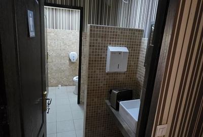 Spațiu comercial, de 200 mp, în Central - 18