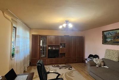 Casă cu 10 camere cu Teren 181 Mp în Rovine - 4