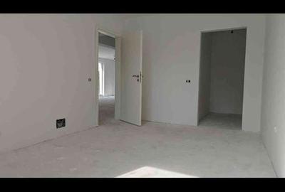 Casă cu 3 camere cu Teren 400 Mp în Central