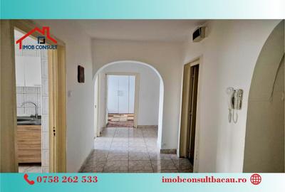 Apartament cu 3 camere decomandat în Nord - 1