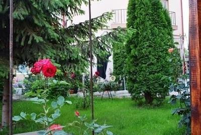 Casă cu 4 camere decomandat în Nord
