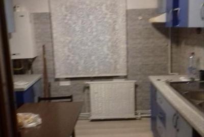 Apartament cu 3 camere decomandat, mobilat în Nicolina