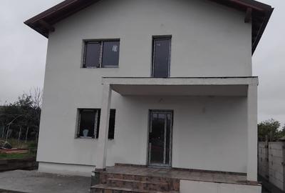 Casă individuală cu 4 camere cu Canalizare în Lumina - 2