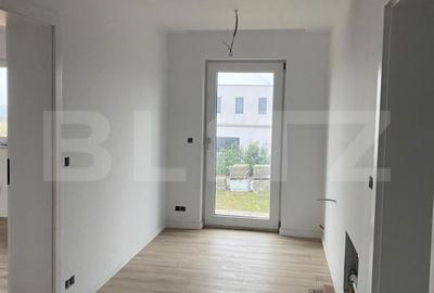 Casă cu 4 camere cu Teren 963 Mp în Ipotești