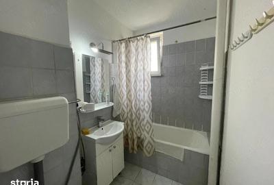 Garsonieră decomandată în Tei