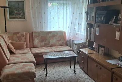 Casă cu 5 camere cu Teren 353 Mp în Republicii