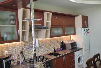 Apartament cu 2 camere decomandat în Obor