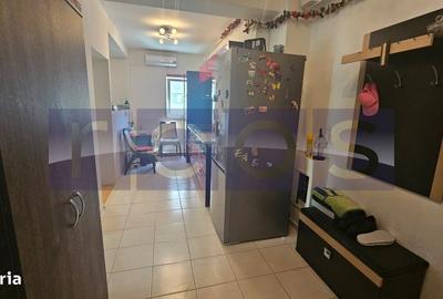 Apartament cu 2 camere decomandat în Roșu