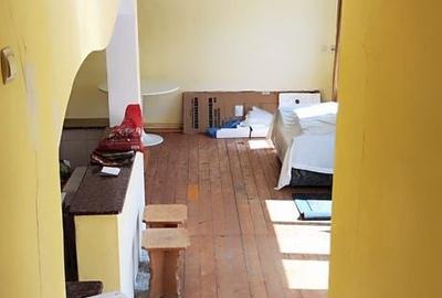 Casă cu 3 camere cu Teren 100 Mp în Central - 6
