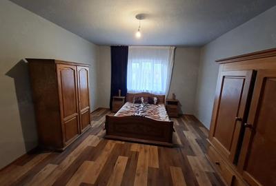 Casă cu 4 camere cu Teren 3000 Mp în Exterior Vest