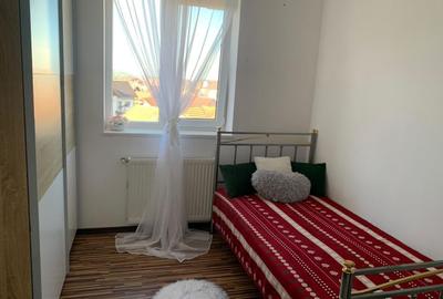 Apartament cu 3 camere semidecomandat, mobilat în Florești - 14