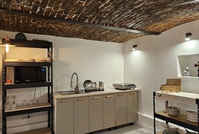 Casă cu 5 camere cu Teren 360 Mp în Central - 3