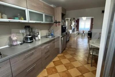 Apartament cu 4 camere decomandat în Central - 4