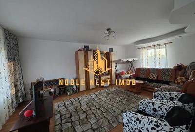 Casă cu 4 camere cu Teren 2340 Mp în Central