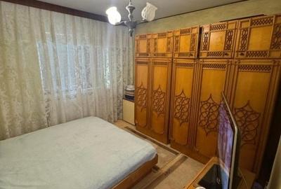Apartament cu 3 camere decomandat în Rovine