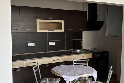 Apartament cu 2 camere semidecomandat în Giulești