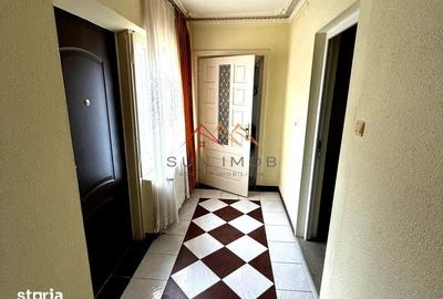 Casă cu 7 camere cu Teren 604 Mp în Poiana - 1