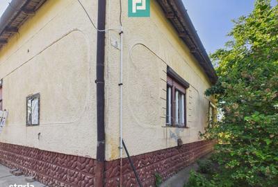 Casă cu 3 camere în Peregu Mic