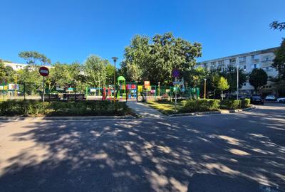 Apartament cu 3 camere semidecomandat în Central