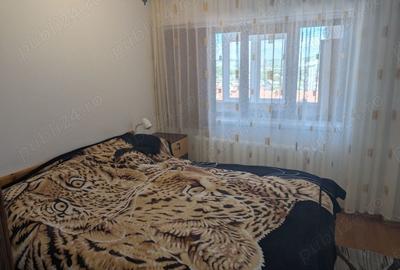 Apartament cu 3 camere decomandat în 1 Mai - 5
