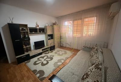 Apartament cu 2 camere semidecomandat, mobilat în Craiovița Nouă