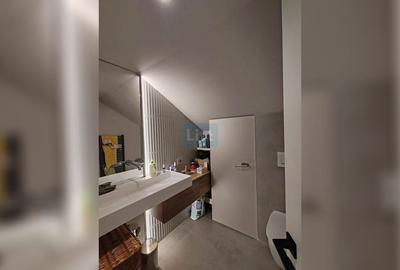 Apartament cu 5 camere semidecomandat, mobilat în Central - 16