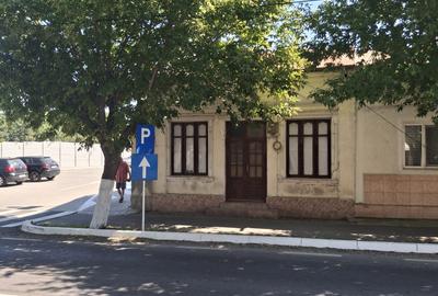 Casă cu 4 camere în Ivești