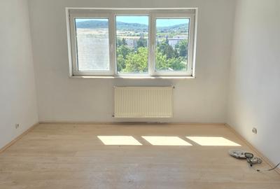 Apartament cu 2 camere decomandat în Mihai Eminescu