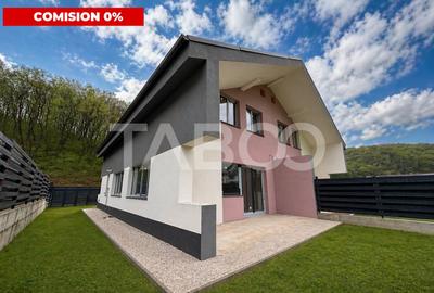 Duplex cu 4 camere cu Canalizare în Tăuți - 2