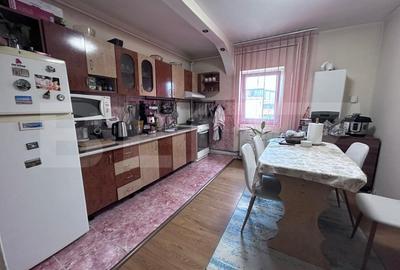 Apartament cu 2 camere decomandat, mobilat în 9 Mai