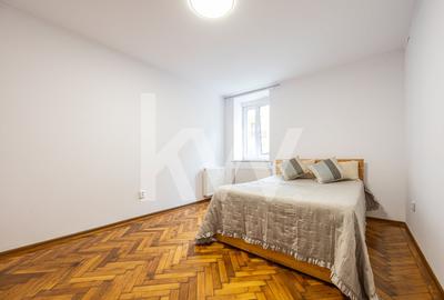 Apartament cu 3 camere decomandat, mobilat în Centrul Istoric