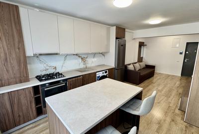 Apartament cu 2 camere semidecomandat, mobilat în Tractorul - 2