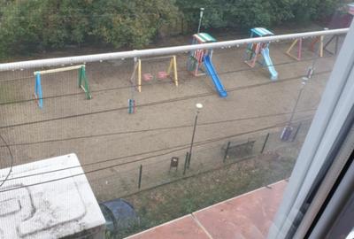 Garsonieră decomandată în UTA