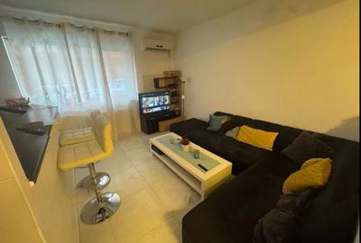 Apartament cu 2 camere semidecomandat, mobilat în Apărătorii Patriei