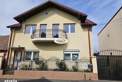 Casă cu 7 camere decomandat cu Teren 200 Mp în Lupeni - 4