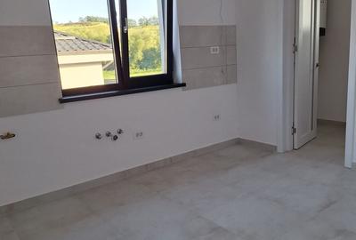 Casă cu 4 camere cu Teren 550 Mp în Central