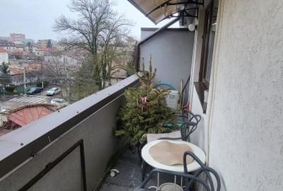 Apartament cu 3 camere semidecomandat în Bucureștii Noi - 8