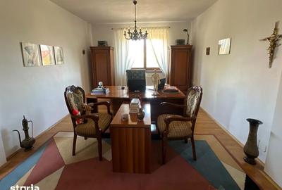 Casă cu 10 camere cu Canalizare în Sisești - 1