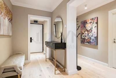 Apartament cu 4 camere decomandat în Victoriei