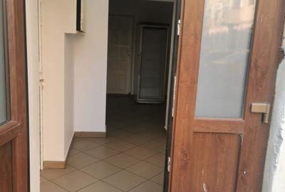 Spațiu comercial, de 100 mp, în Central - 1