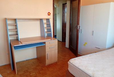 Garsonieră decomandată în Decebal - 1