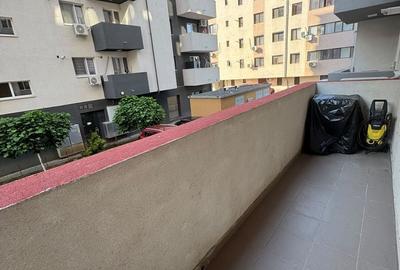 Apartament cu 2 camere în Apărătorii Patriei