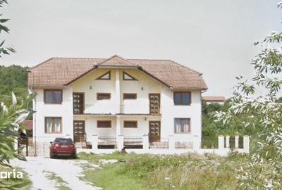 Casă cu 4 camere cu Teren 320 Mp în Central