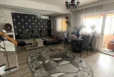 Apartament cu 4 camere decomandat, mobilat în Cetate