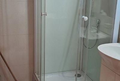 Apartament cu 3 camere semidecomandat în City Park Mall
