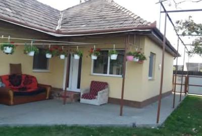 Casă cu 3 camere în Central