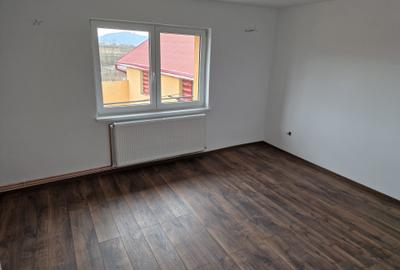 Casă individuală cu 4 camere cu Canalizare în Sânpetru - 4