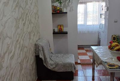 Apartament cu 2 camere decomandat în Liești - 5