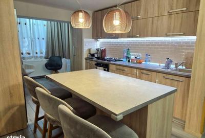 Apartament cu 4 camere în Micro 17