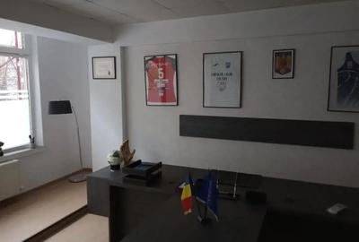 Spațiu comercial, de 300 mp, în Central - 7